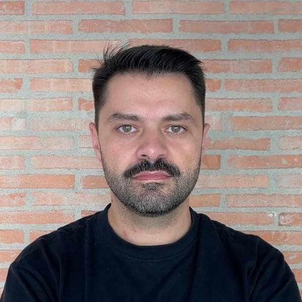 Alex Bikfalvi